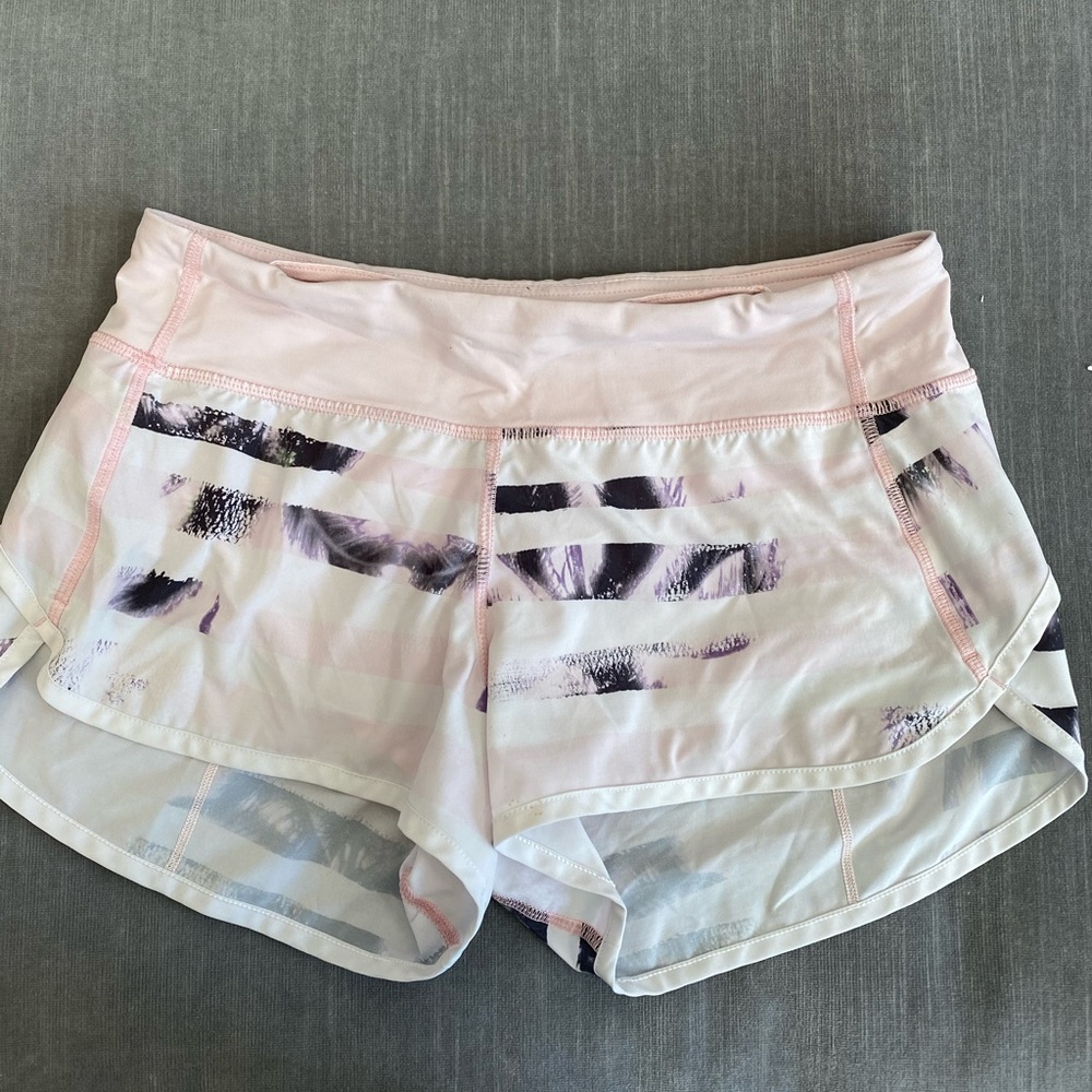 LULULEMON SPEED SHORTS. SIZE 4.